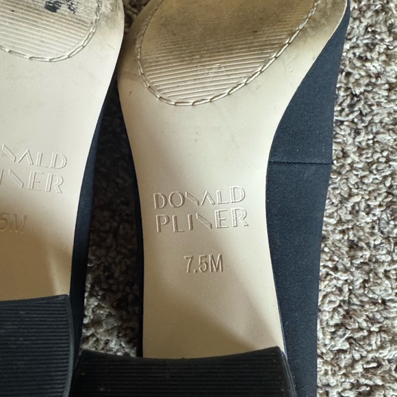 Donald Pliner Stephani pointed toe pumps with block heel Black Size 7.5 - Picture 13 of 13